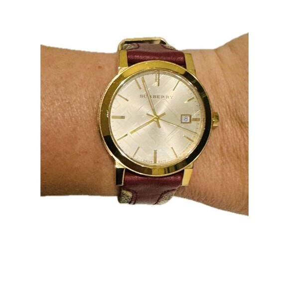 Burberry The City  Red Gold BU9032 Gold Tone Women's  Watch $695 - Picture 1 of 15